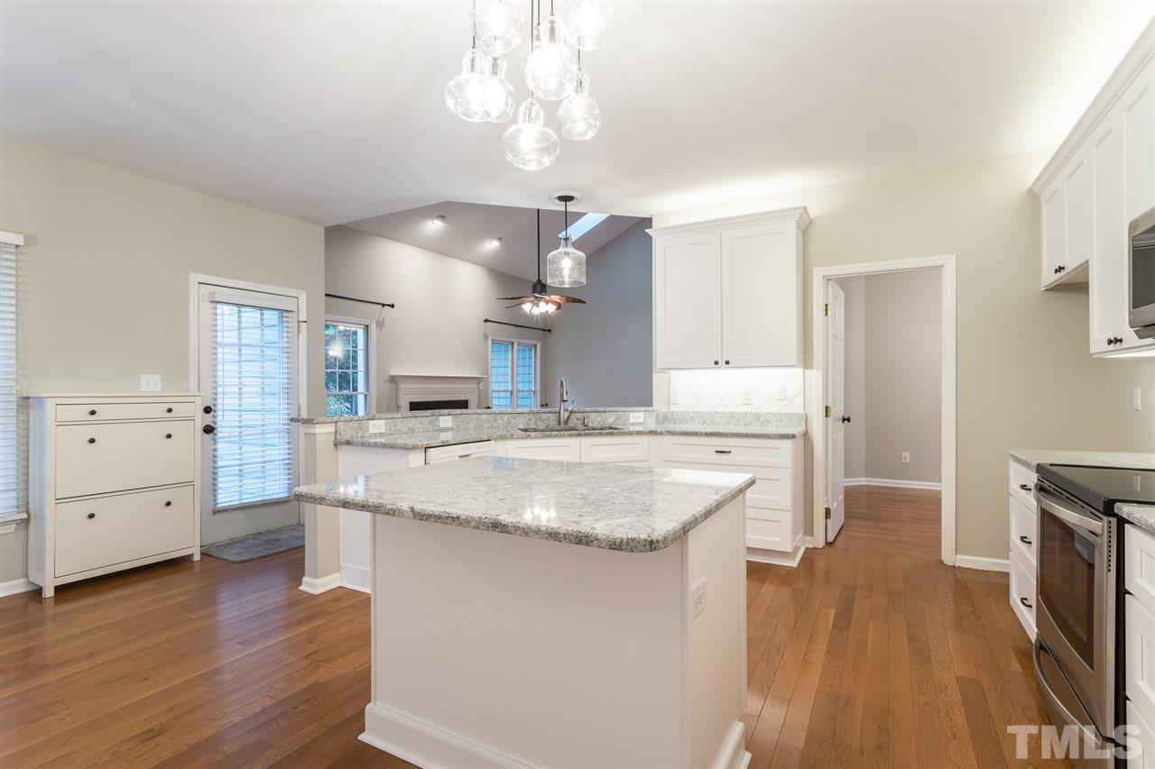 5216 Fairmead Circle Raleigh, NC 27613 - Photo 3 of 27