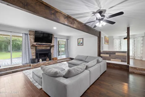 $375,000 | 334 Meche Road, Carencro, LA 70520