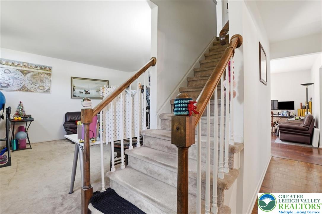 808 Hunter Road Easton, PA 18040 - Photo 20 of 41 A sweeping view of the first floor entry way.
