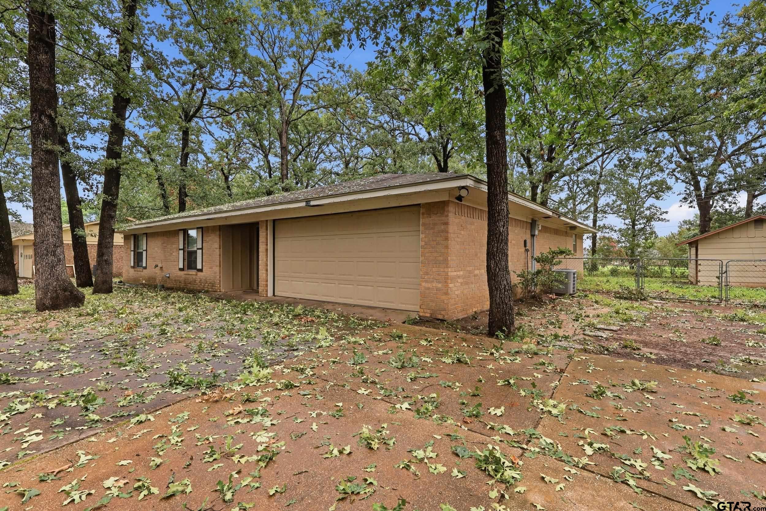 135 46th Street Southwest Paris, TX 75460 - Photo 3 of 39
