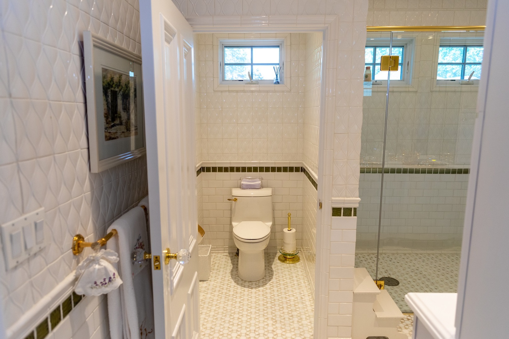 201 Scottswood Road Riverside, IL 60546 - Photo 44 of 75 a bathroom with a toilet and a shower