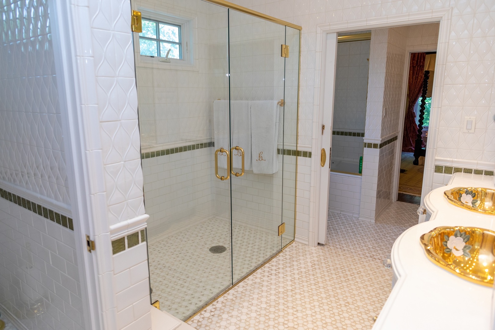201 Scottswood Road Riverside, IL 60546 - Photo 47 of 75 a bathroom with a tub and shower