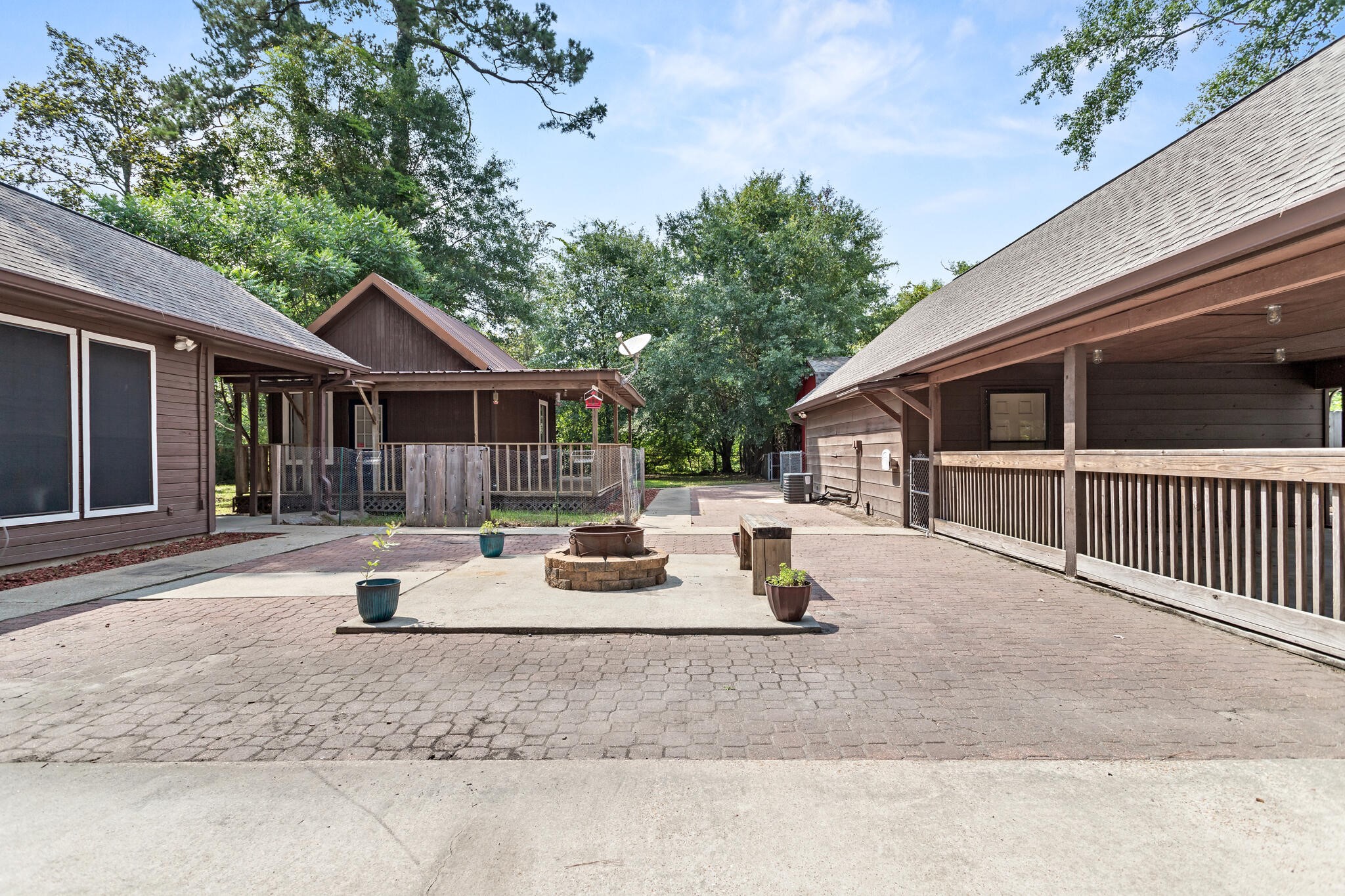134 Sherwood Trail Silsbee, TX 77656 - Photo 33 of 41 a view of house and outdoor space