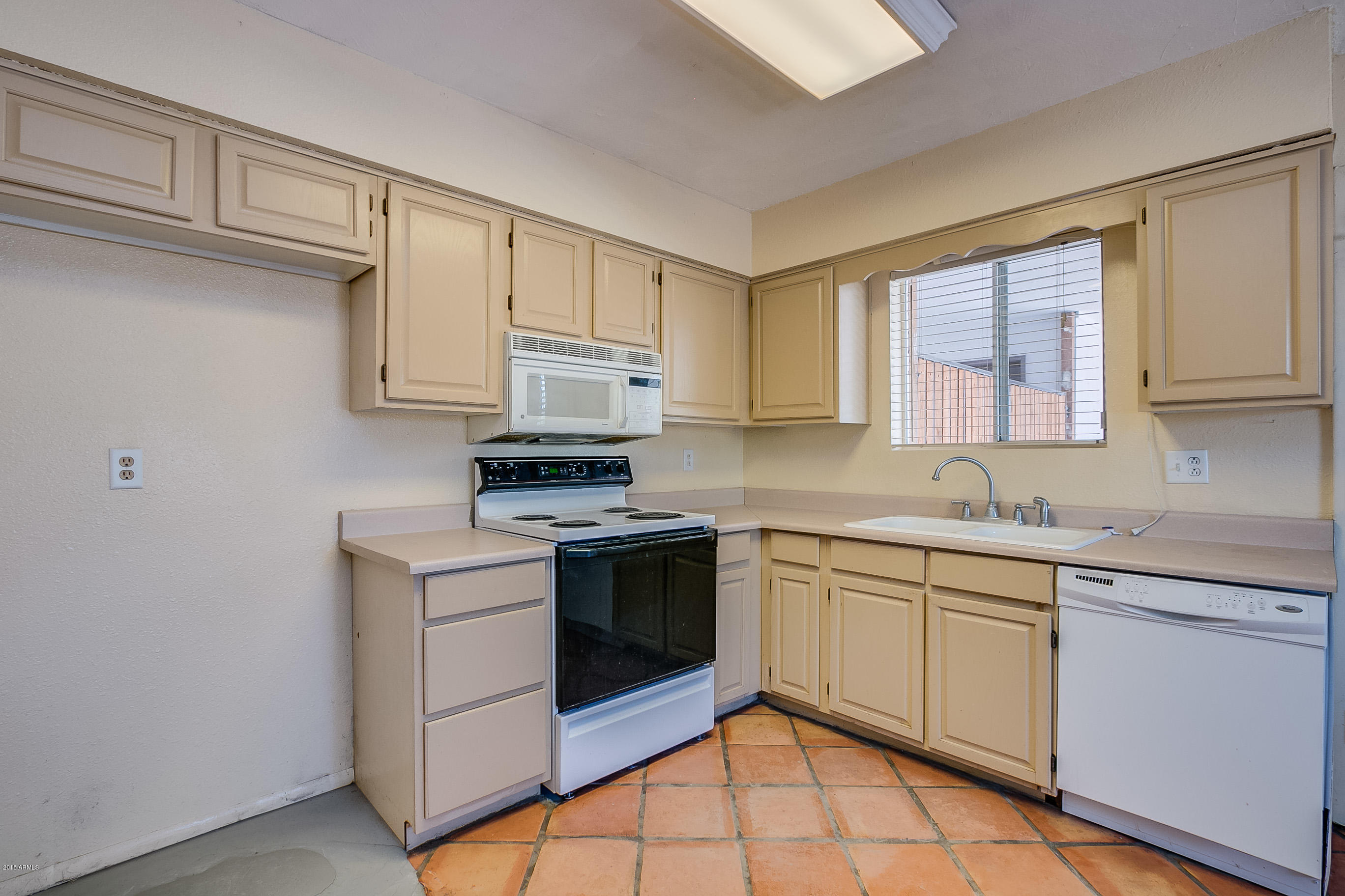 4901 East Coronado Road Phoenix, AZ 85008 - Photo 11 of 33 Kitchen