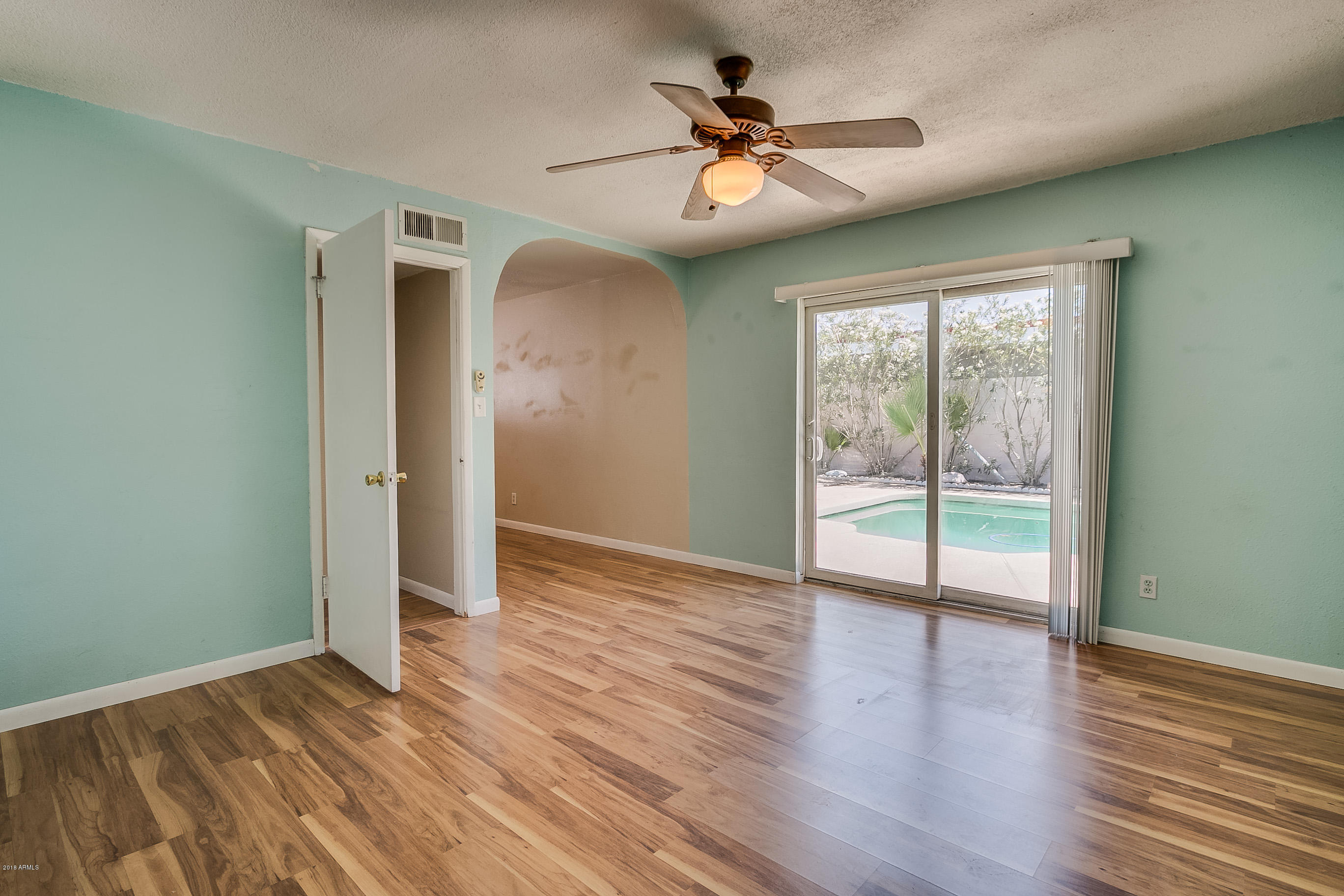 4901 East Coronado Road Phoenix, AZ 85008 - Photo 6 of 33 Master with large sitting room