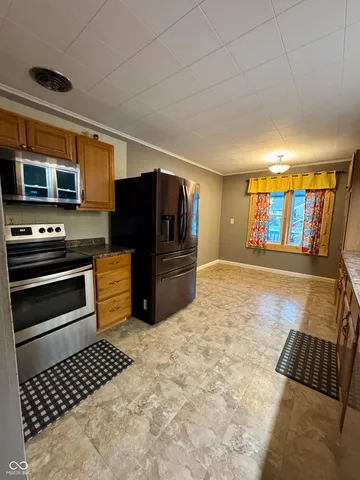 $150,000 | 606 North Mill Street, Veedersburg, IN 47987