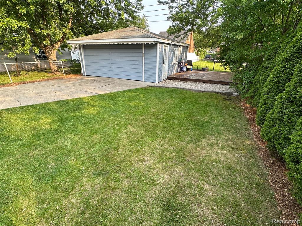 1079 Cambridge Road Berkley, MI 48072 - Photo 19 of 20