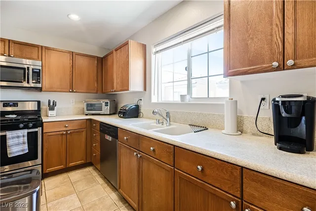 $4,800 | 9065 Hanging Tapestry Court, Las Vegas, NV 89149