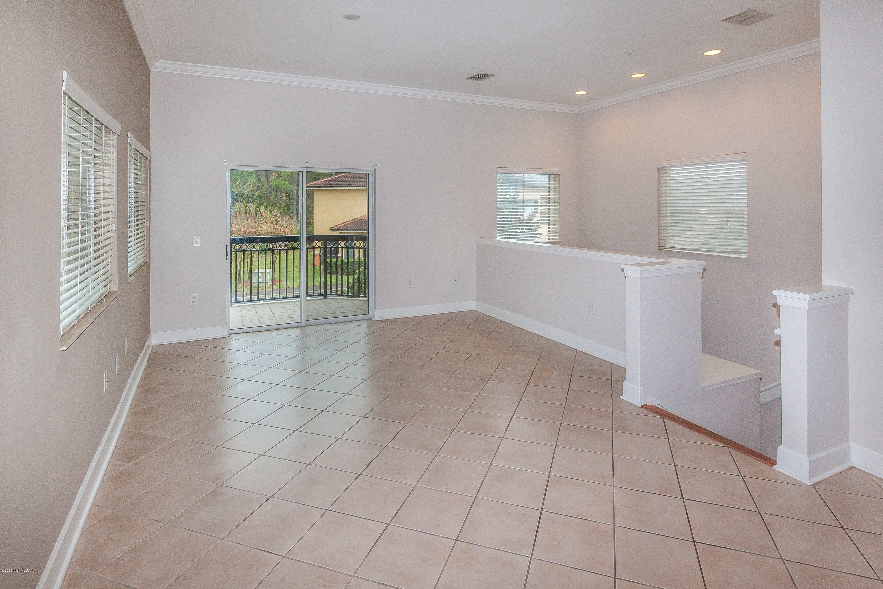 9745 Touchton Road, Unit 2528 Jacksonville, FL 32246 - Photo 4 of 37 Living Room