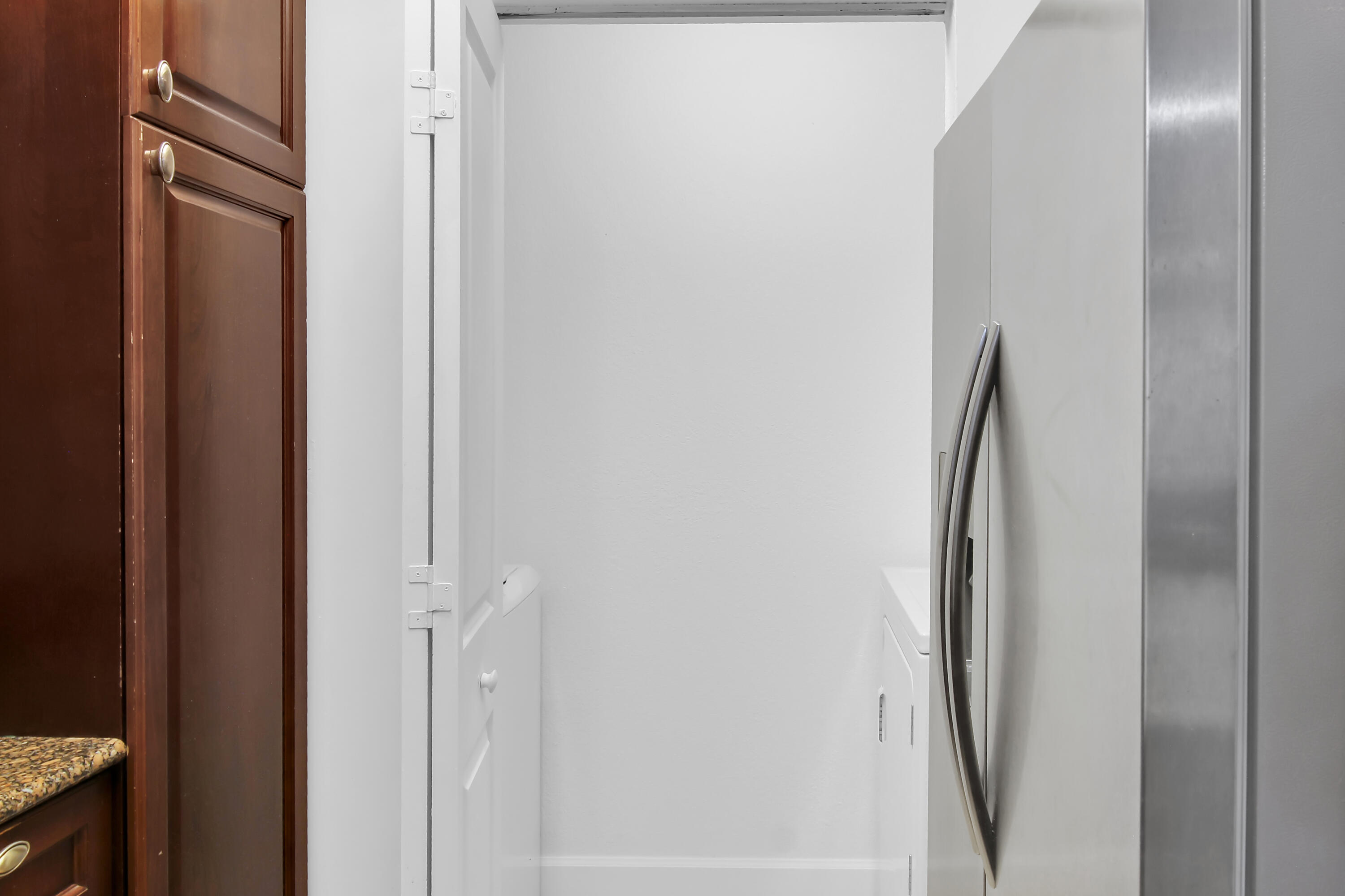1660 Renaissance Commons Boulevard, Unit 2118 Boynton Beach, FL 33426 - Photo 12 of 24 a view of walk in closet