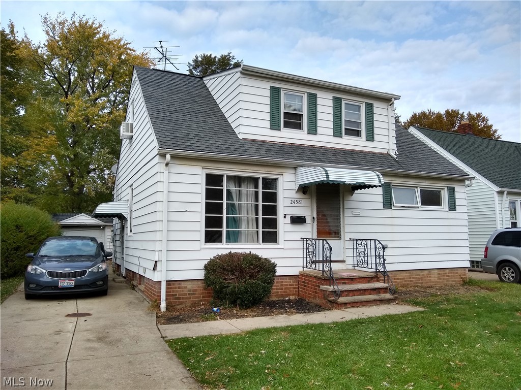 24581 Hartland Road Euclid, OH 44123 - Photo 1 of 1