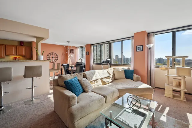 $37,500 | 4800 South Lake Park Avenue, Unit 1612, Chicago, IL 60615