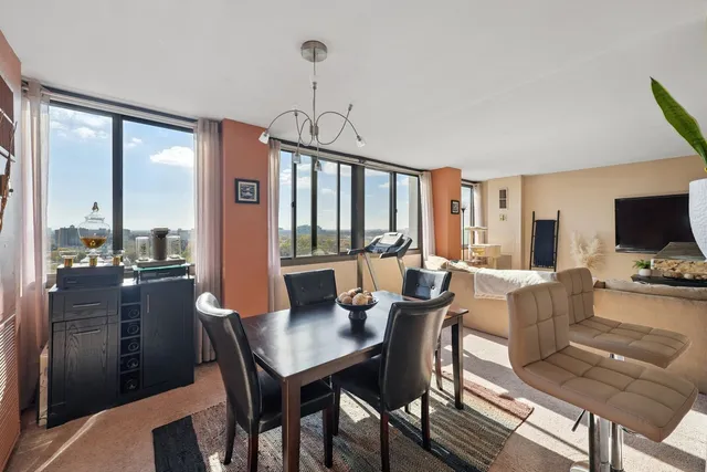 $37,500 | 4800 South Lake Park Avenue, Unit 1612, Chicago, IL 60615