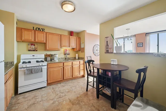 $37,500 | 4800 South Lake Park Avenue, Unit 1612, Chicago, IL 60615