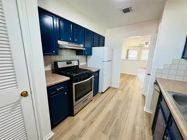 $1,150 | 340 North Houston, Unit 7, Webster, TX 77598