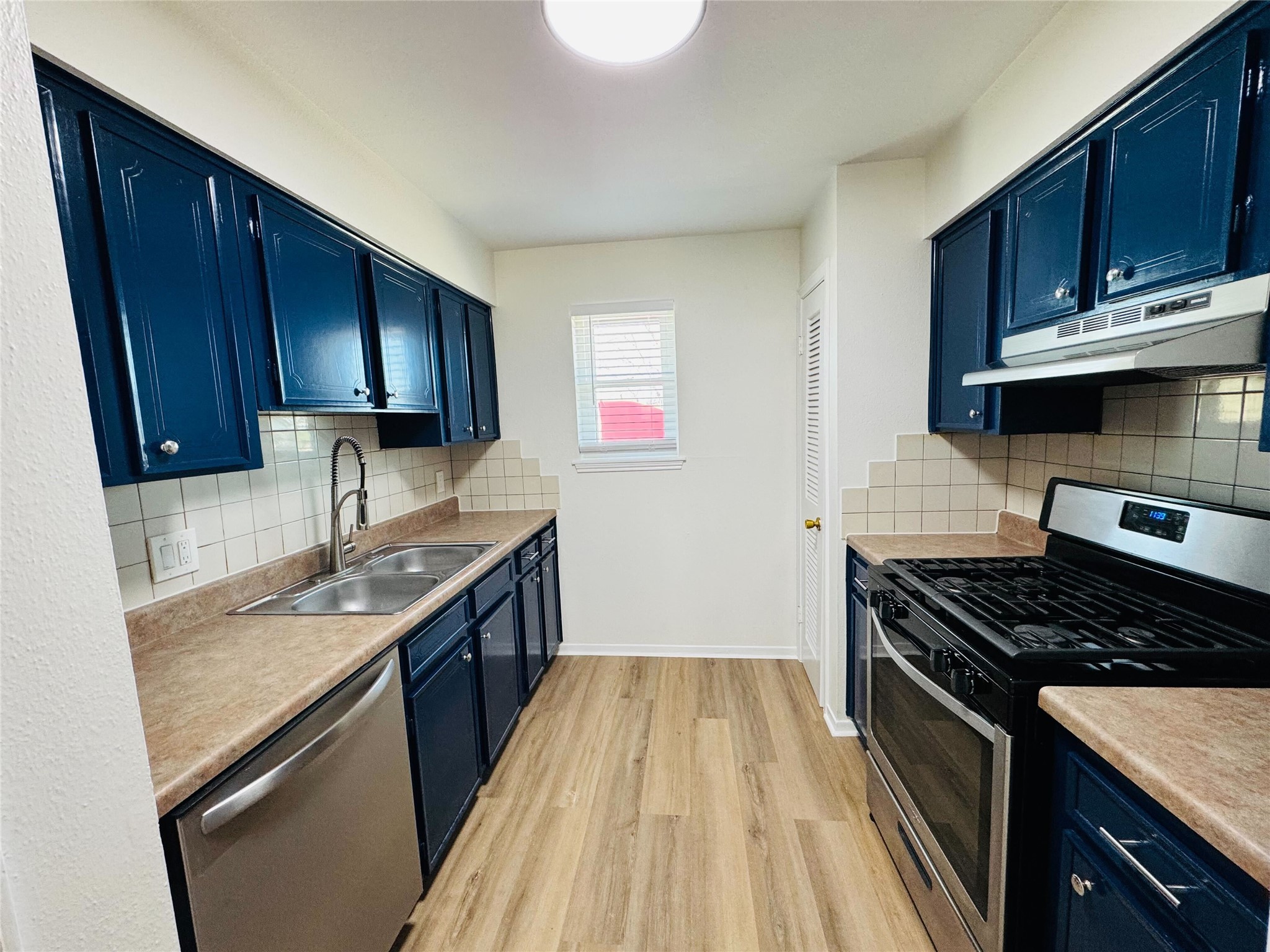 340 North Houston, Unit 7 Webster, TX 77598 - Photo 4 of 16