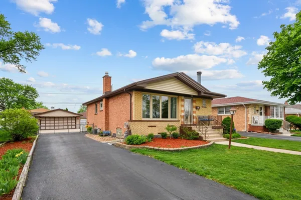 $375,000 | 7944 Austin Avenue, Burbank, IL 60459