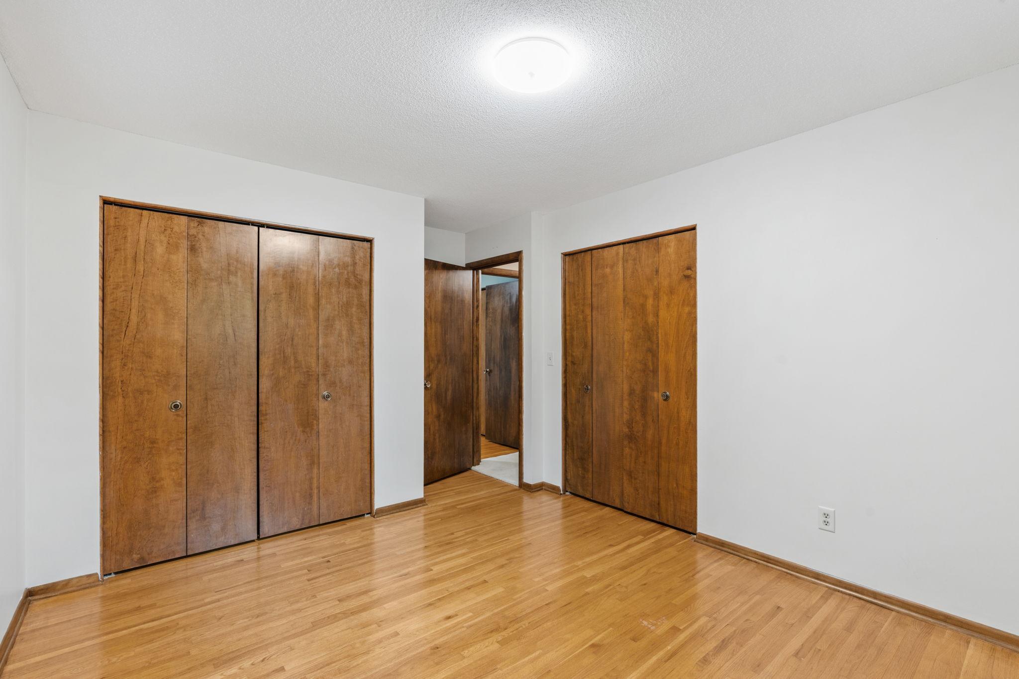 868 Cobb Road Shoreview, MN 55126 - Photo 13 of 22 Gallery Image 13