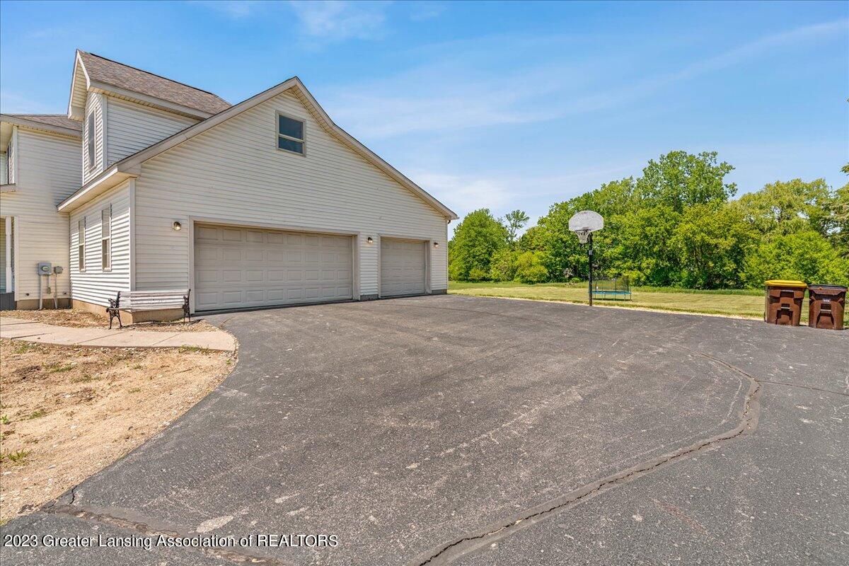 65 Three Oaks Road Okemos, MI 48864 - Photo 24 of 61 29-Media Jett-50
