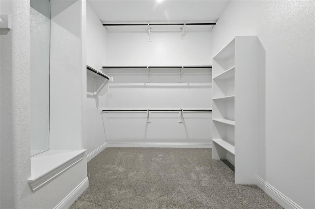 560 Flint Road Waxahachie, TX 75167 - Photo 20 of 40 a view of an empty walk in closet
