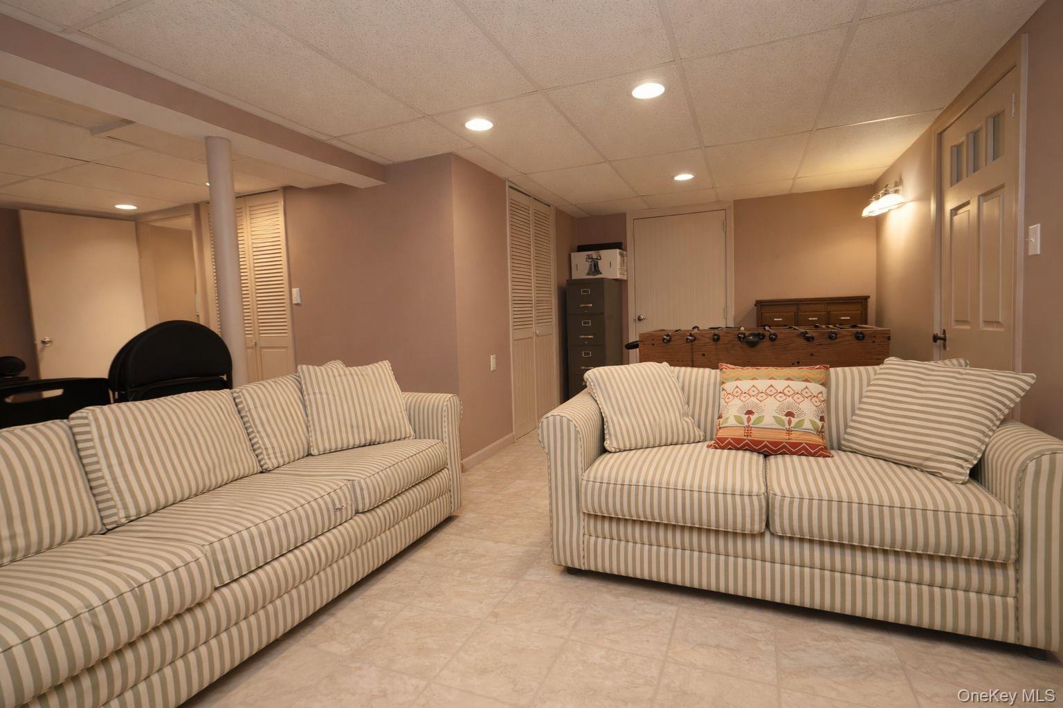 90 South Middletown Road Pearl River, NY 10965 - Photo 44 of 47 a living room with furniture