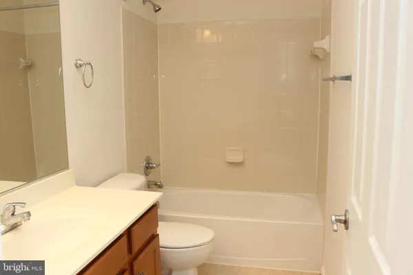 $2,950 | 16382 Gangplank Lane, Woodbridge, VA 22191
