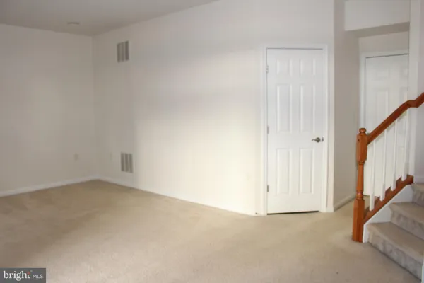$2,950 | 16382 Gangplank Lane, Woodbridge, VA 22191