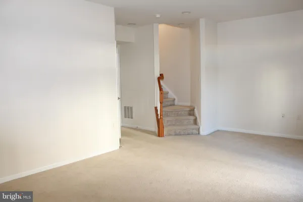 $2,950 | 16382 Gangplank Lane, Woodbridge, VA 22191