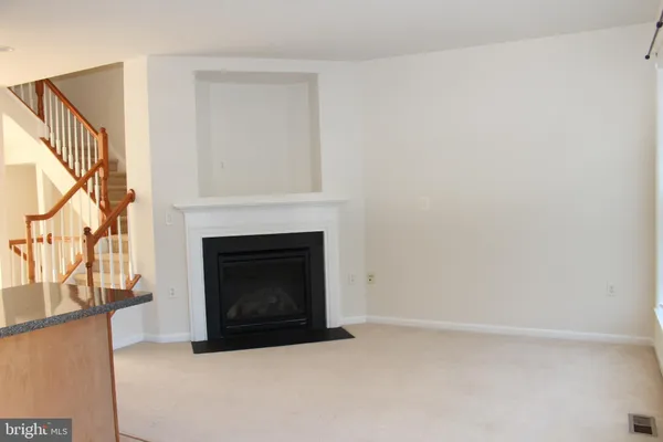 $2,950 | 16382 Gangplank Lane, Woodbridge, VA 22191