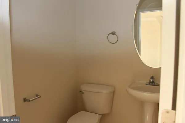 $2,950 | 16382 Gangplank Lane, Woodbridge, VA 22191