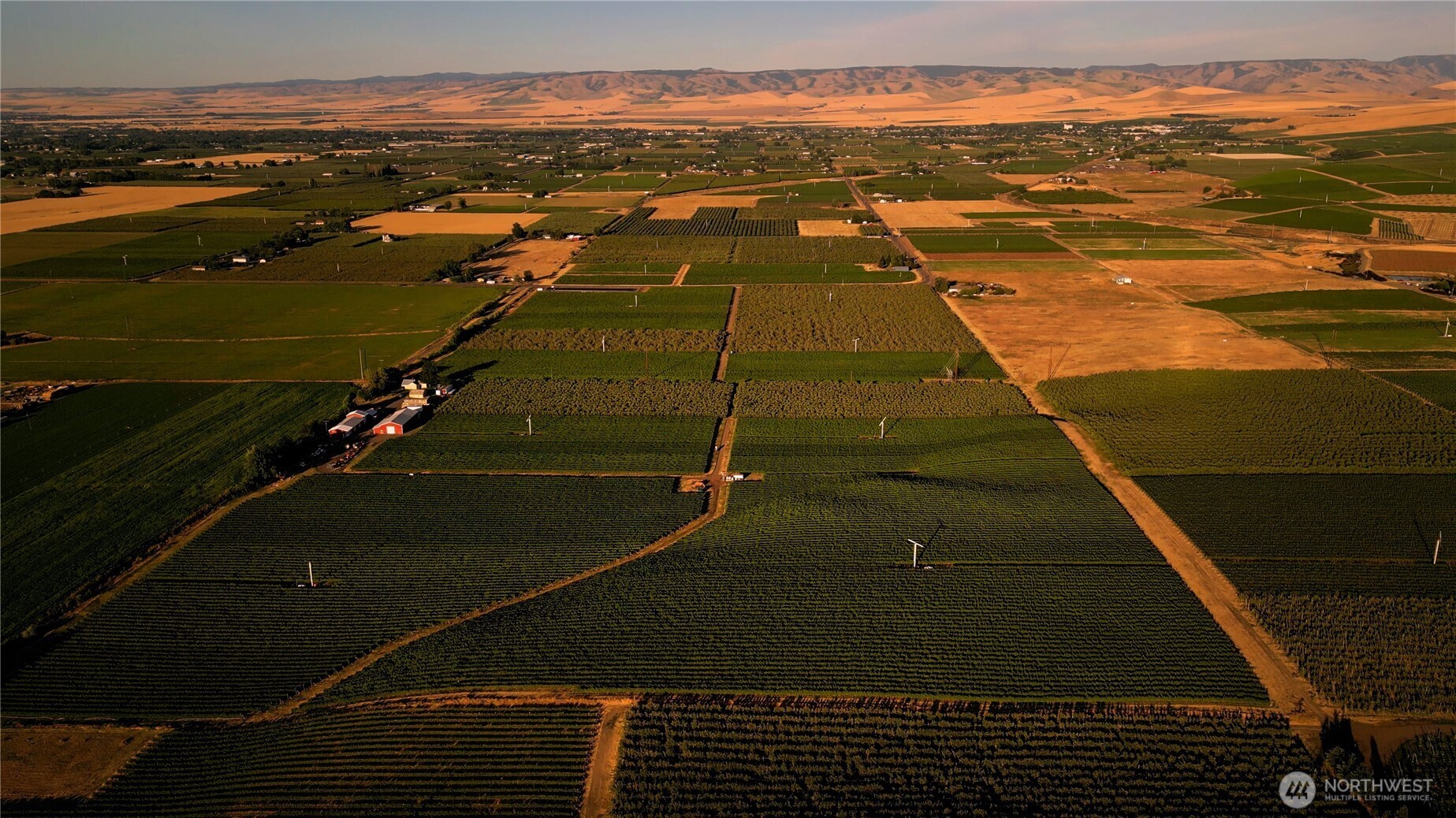 83996 Edwards Road Milton Freewater, OR 97862 - Photo 2 of 11 a view of an ocean