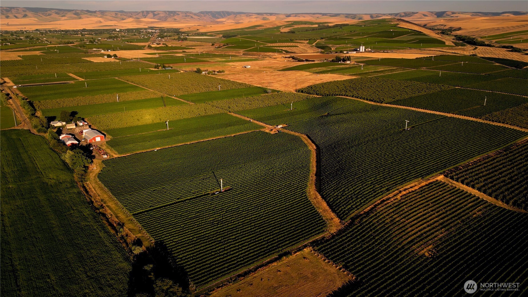 83996 Edwards Road Milton Freewater, OR 97862 - Photo 5 of 11 a view of a tennis court