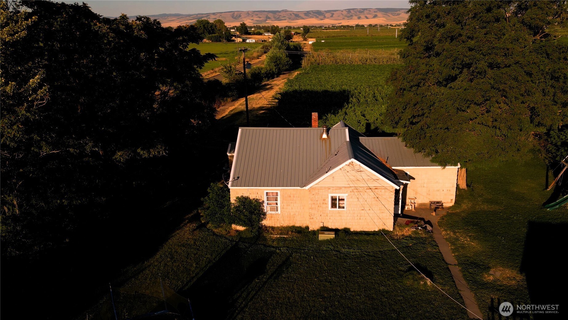 83996 Edwards Road Milton Freewater, OR 97862 - Photo 10 of 11 a view of a house with a yard