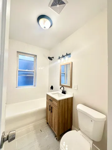 $1,350 | 1152 North Lawndale Avenue, Unit 3, Chicago, IL 60651