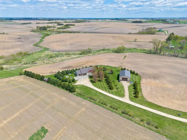 $1,250,000 | 15585 County 9 Boulevard, Goodhue, MN 55027