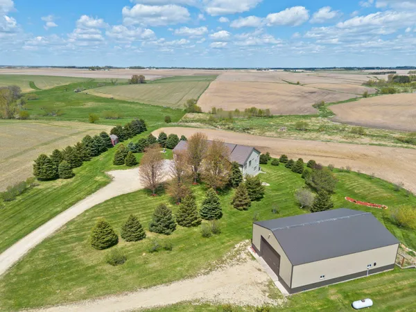 $1,250,000 | 15585 County 9 Boulevard, Goodhue, MN 55027