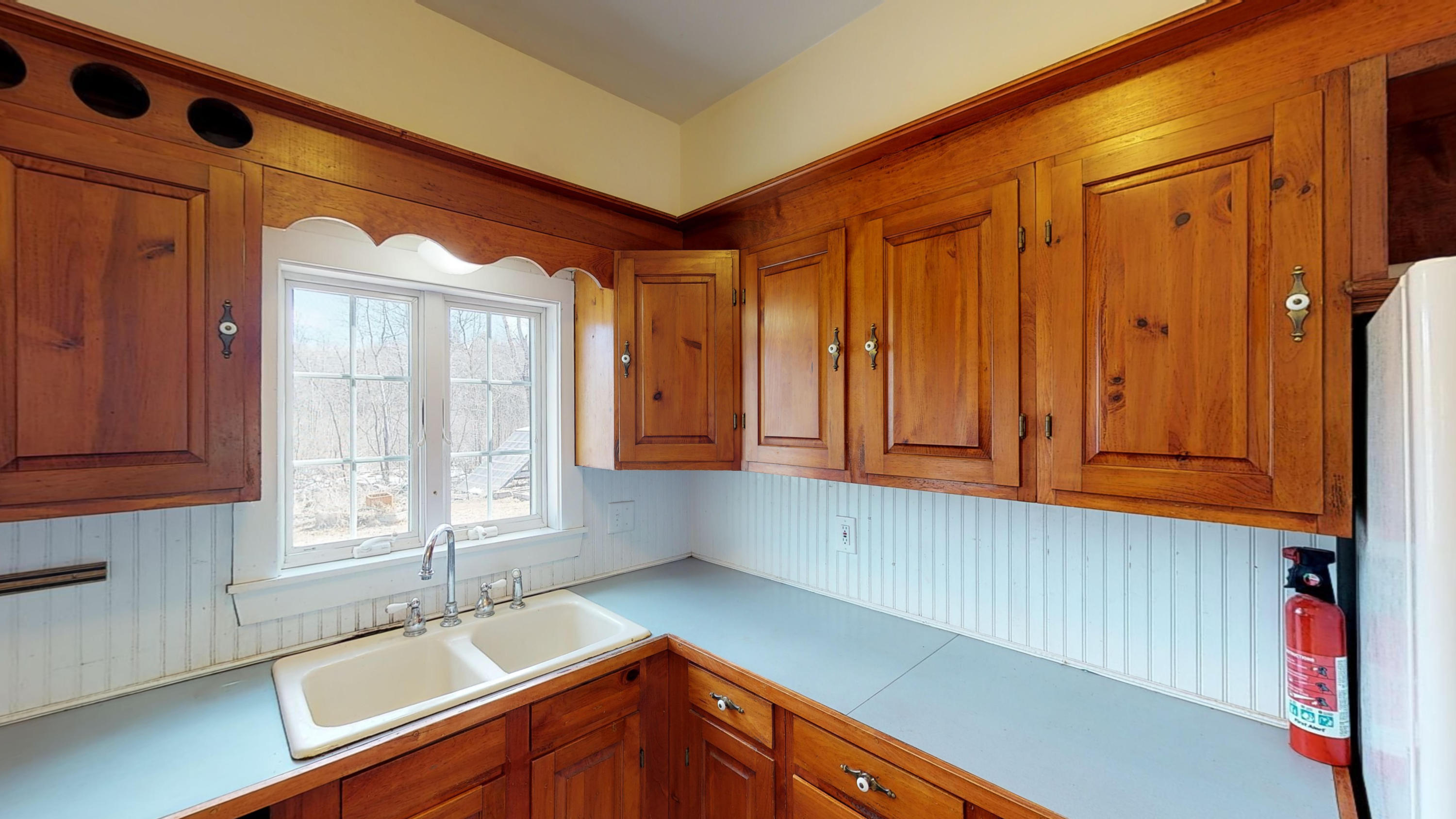 555 River Road Tenants Harbor, ME 04860 - Photo 5 of 23 Kitchen with pantry
