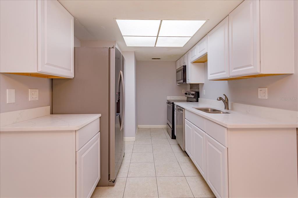 5013 Vineland Road, Unit 108 Orlando, FL 32811 - Photo 4 of 18
