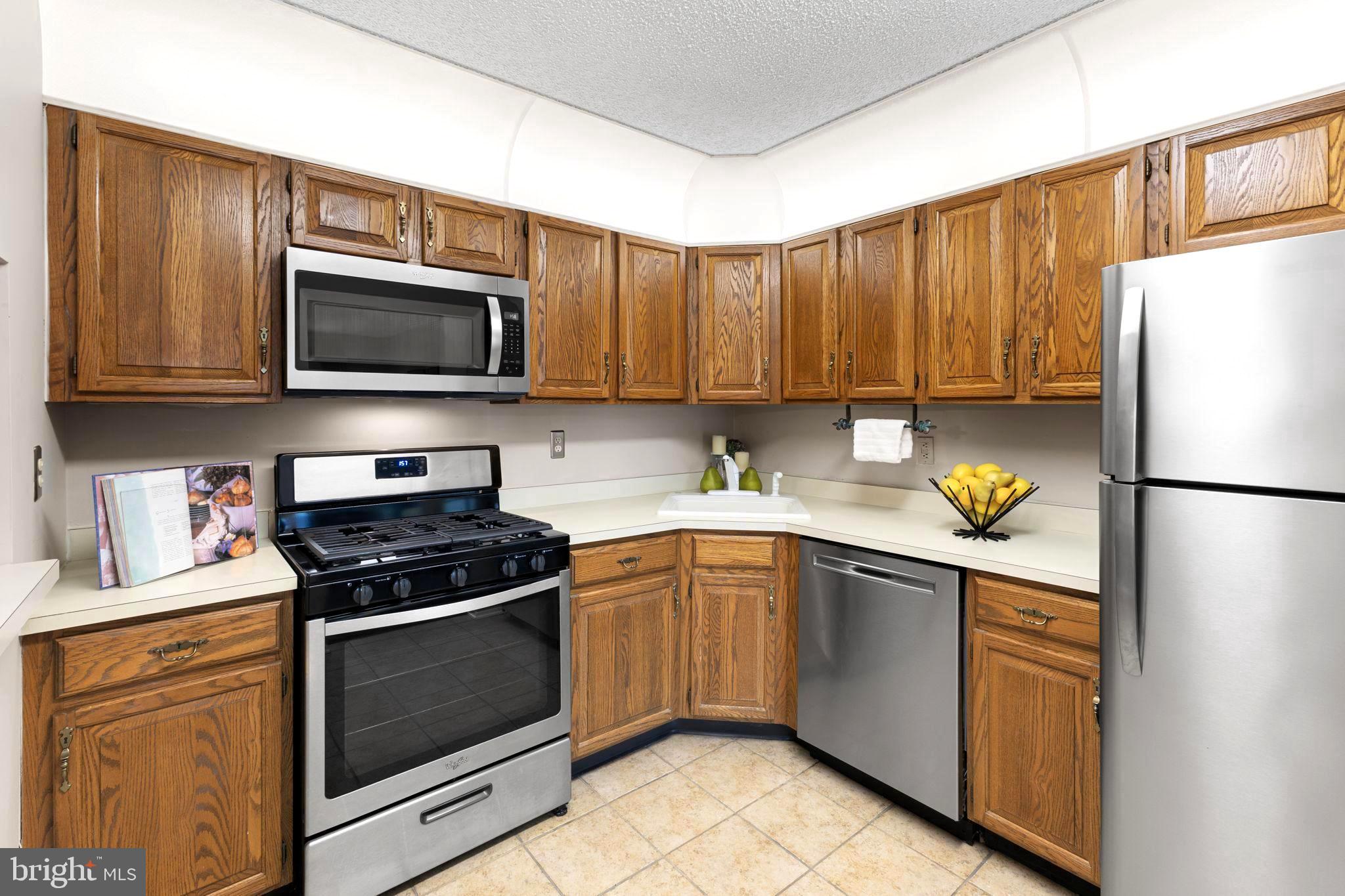 14 Cheverny Court Hamilton, NJ 08619 - Photo 3 of 25 Kitchen