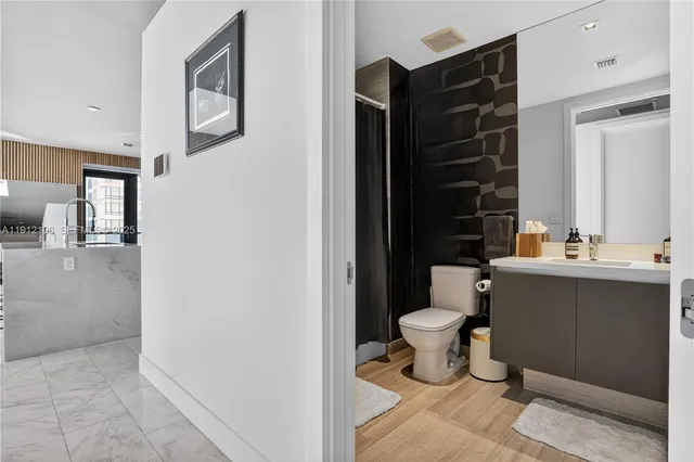 $1,695,000 | 1451 Brickell Avenue, Unit 4304, Miami, FL 33131