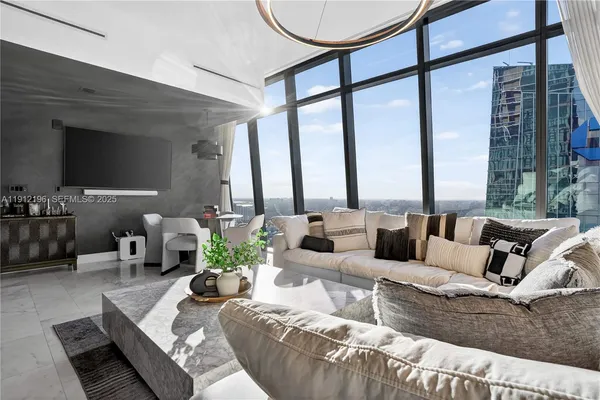 $1,695,000 | 1451 Brickell Avenue, Unit 4304, Miami, FL 33131