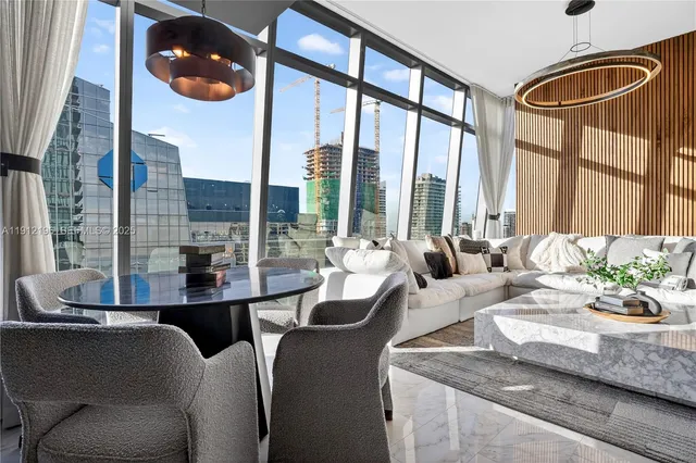 $1,695,000 | 1451 Brickell Avenue, Unit 4304, Miami, FL 33131