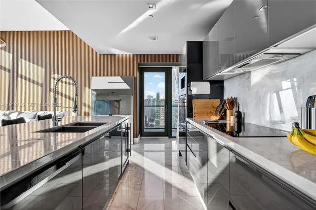 $1,695,000 | 1451 Brickell Avenue, Unit 4304, Miami, FL 33131