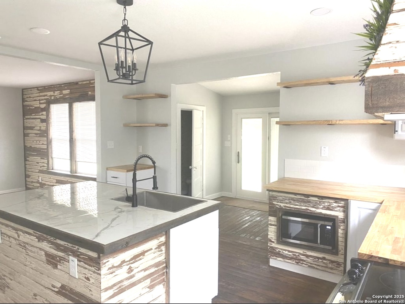 106 Weber Poth, TX 78147 - Photo 2 of 9