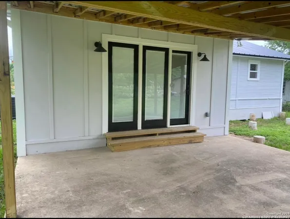 $1,600 | 106 Weber, Poth, TX 78147