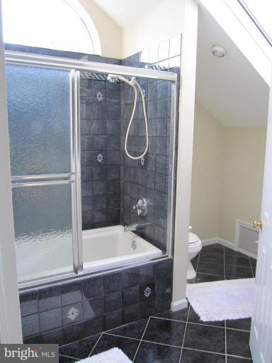 9205 2nd Avenue Silver Spring, MD 20910 - Photo 20 of 25 Master Bath