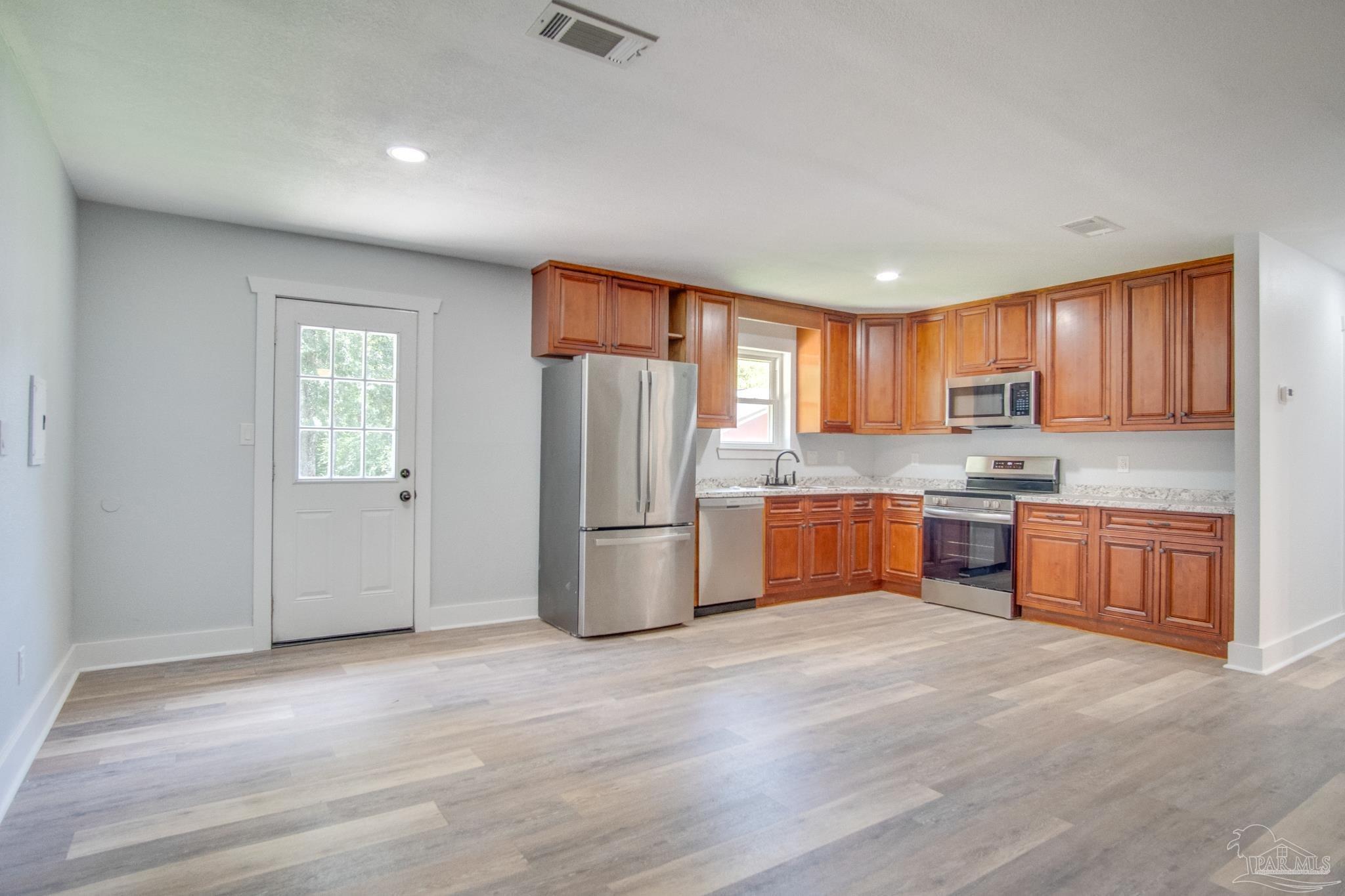195 Navarro Road Cantonment, FL 32533 - Photo 8 of 26 Gallery Image 8