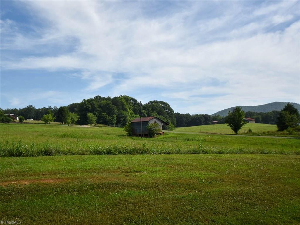 1205 Faulkenberry Road King, NC 27021 - Photo 5 of 27