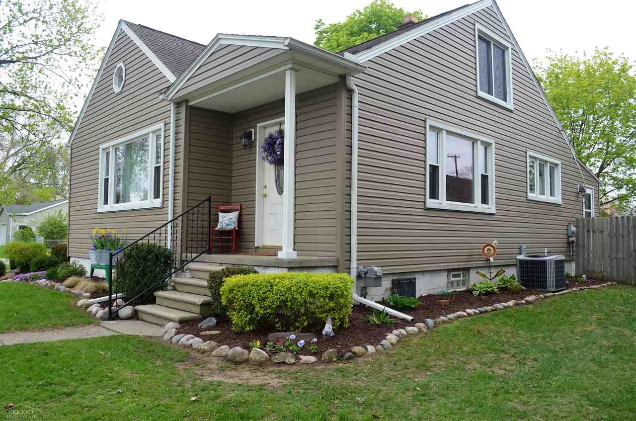 2792 Harrison Avenue Rochester, MI 48307 - Photo 1 of 37 31321239.JPG
