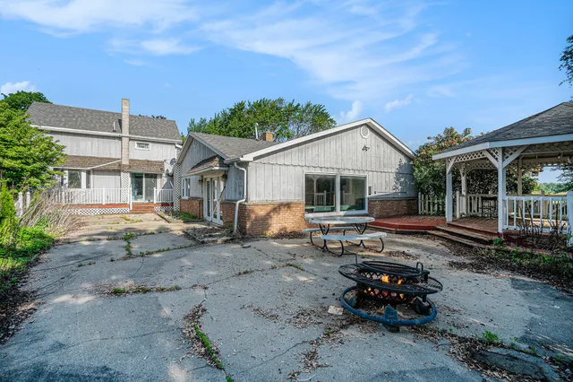 $365,000 | 19100-146 Fairchild Road, Constantine, MI 49042